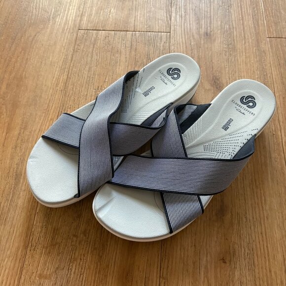 Cloudsteppers by Clarks Soft Cushion Slide On Sandals Women’s Size 9 - Picture 1 of 7